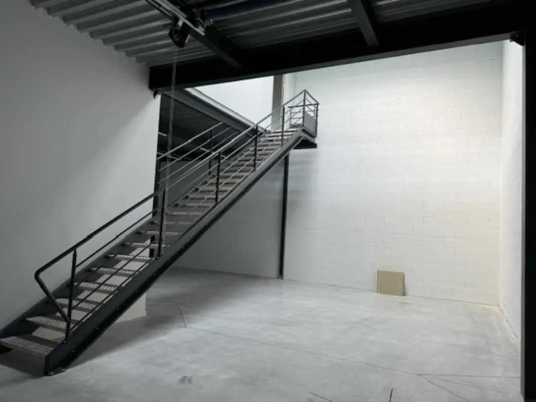 Bureau dans La Tour-de-Salvagny à louer Photo intérieure– Image 1 sur 9