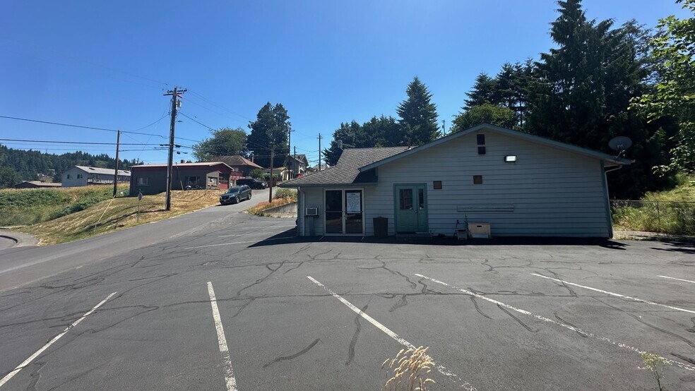 301 SW Belair Dr, Clatskanie, OR à vendre - Photo de l’immeuble – Image 2 sur 23