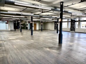 301-303 W 4th St, Royal Oak, MI à louer Photo intérieure– Image 1 sur 7