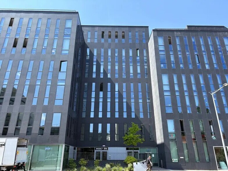 57-59 Rue De Saint-Cyr, Lyon à louer - Photo de l’immeuble – Image 2 sur 12