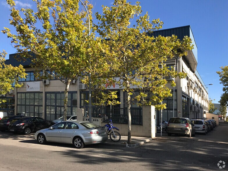 Industriel/Logistique dans San Sebastián de los Reyes, Madrid à louer - Photo principale – Image 1 sur 7