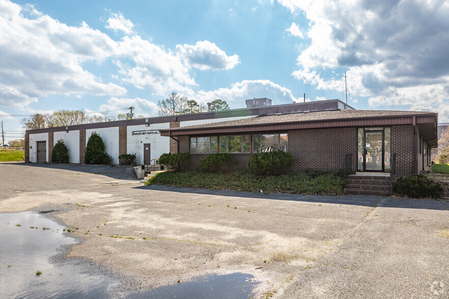 2215 Allenwood Rd, Wall Township, NJ à louer - Photo de l’immeuble – Image 3 sur 7