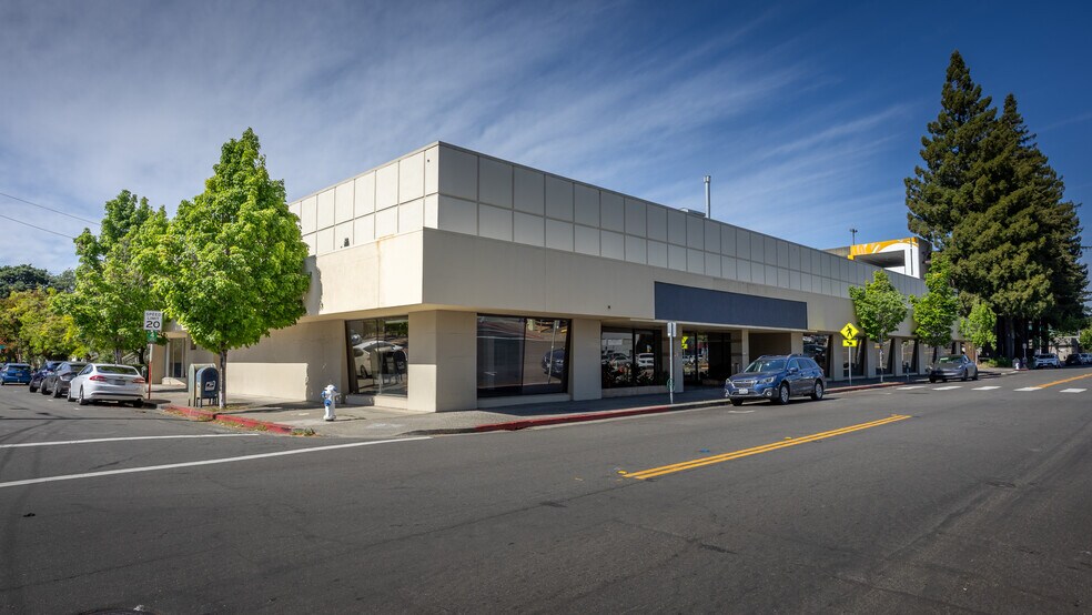 707 5th St, Santa Rosa, CA à louer - Photo de l’immeuble – Image 2 sur 12