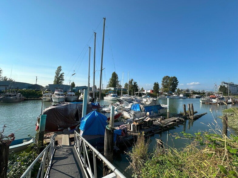 9513 Gunderson Rd, Delta, BC à vendre - Photo de l’immeuble – Image 3 sur 9