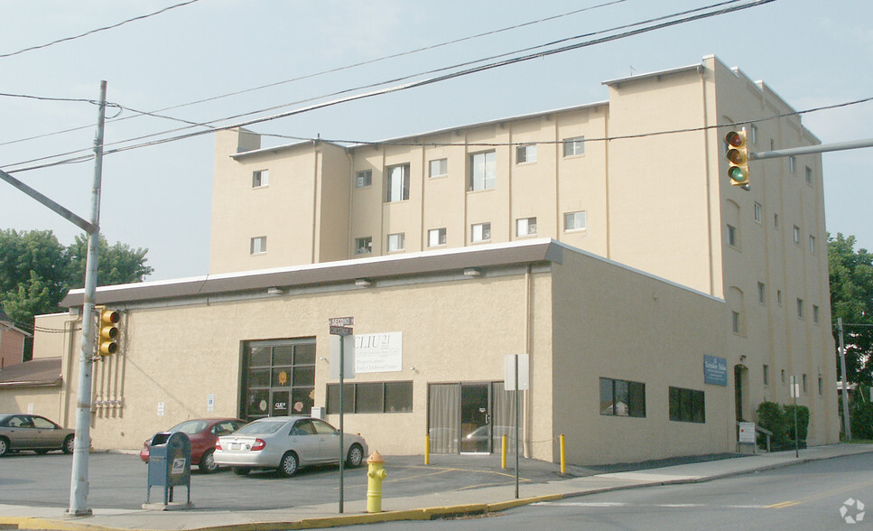 52 N 2nd St, Coplay, PA à louer - Photo principale – Image 1 sur 14