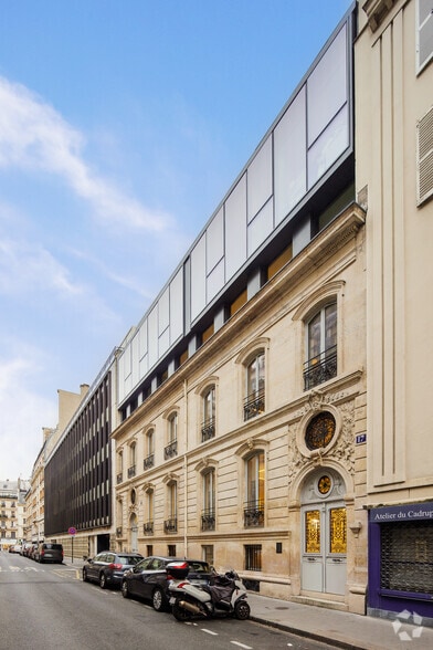 15-17 Rue De Bucarest, Paris à louer - Photo de l’immeuble – Image 3 sur 7
