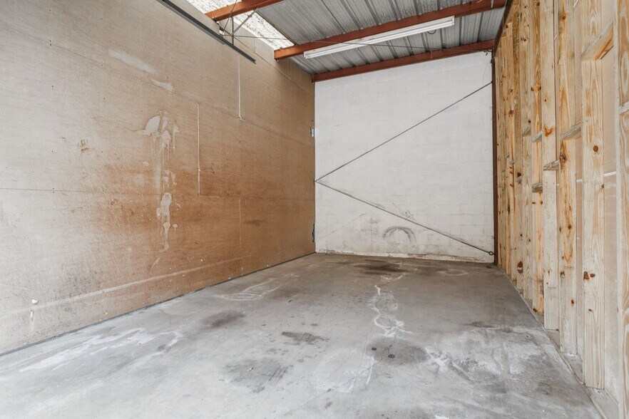4808 N Hubert Ave, Tampa, FL à louer - Photo de l’immeuble – Image 2 sur 8