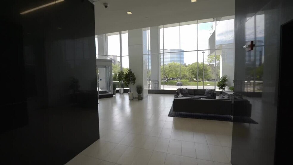 8614 Westwood Center Dr, Vienna, VA à louer - Vidéo sur l’annonce professionnelle – Image 2 sur 25
