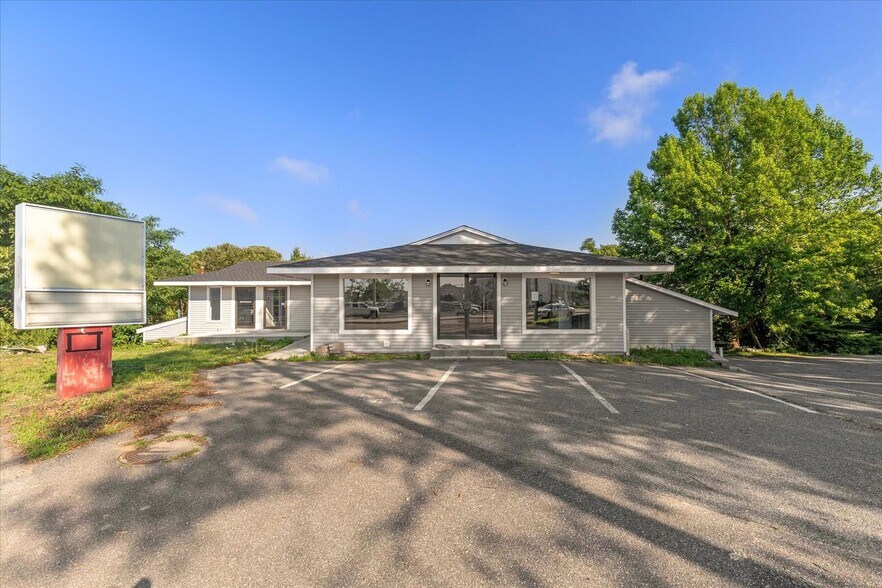 307 Falmouth Rd, Hyannis, MA à vendre - Photo de l’immeuble – Image 2 sur 8