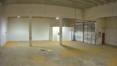 7506-7560 NW 70th St, Miami, FL à louer Photo intérieure– Image 1 sur 20
