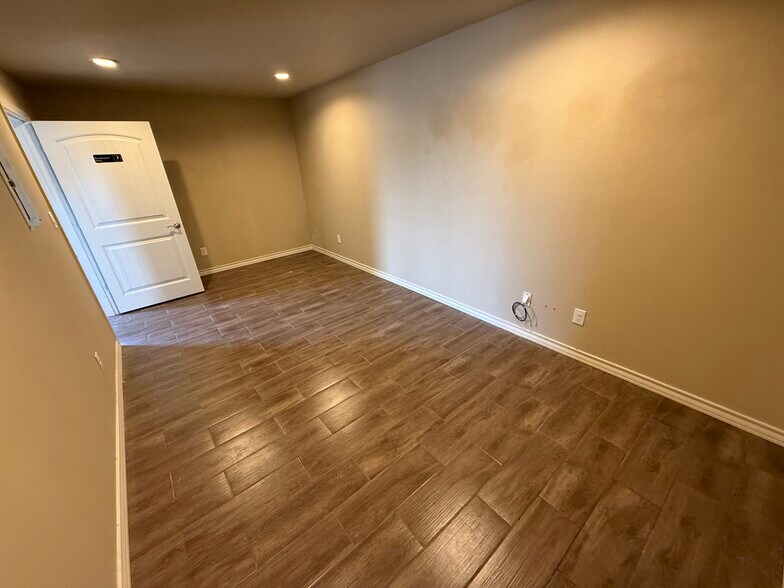 8400 N State Highway 16, Poteet, TX à louer - Photo intérieure – Image 3 sur 6