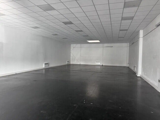 Plus de détails pour 8/10 Rue Paul Appel, SAINT-OUEN-L'AUMONE - Bureau, Local d'activités à louer