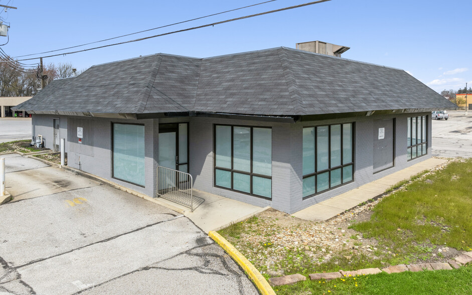 2200 Snow Rd, Cleveland, OH à louer - Photo de l’immeuble – Image 2 sur 13