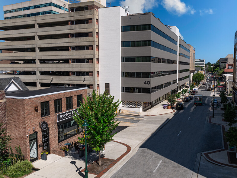 40 W Chesapeake Ave, Towson, MD à louer - Photo de l’immeuble – Image 2 sur 7