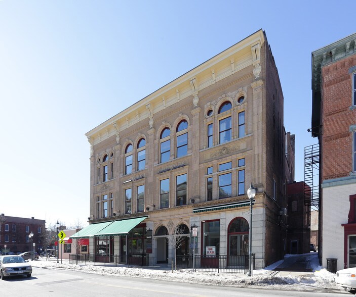 11 South St, Glens Falls, NY à louer - Photo de l’immeuble – Image 2 sur 19