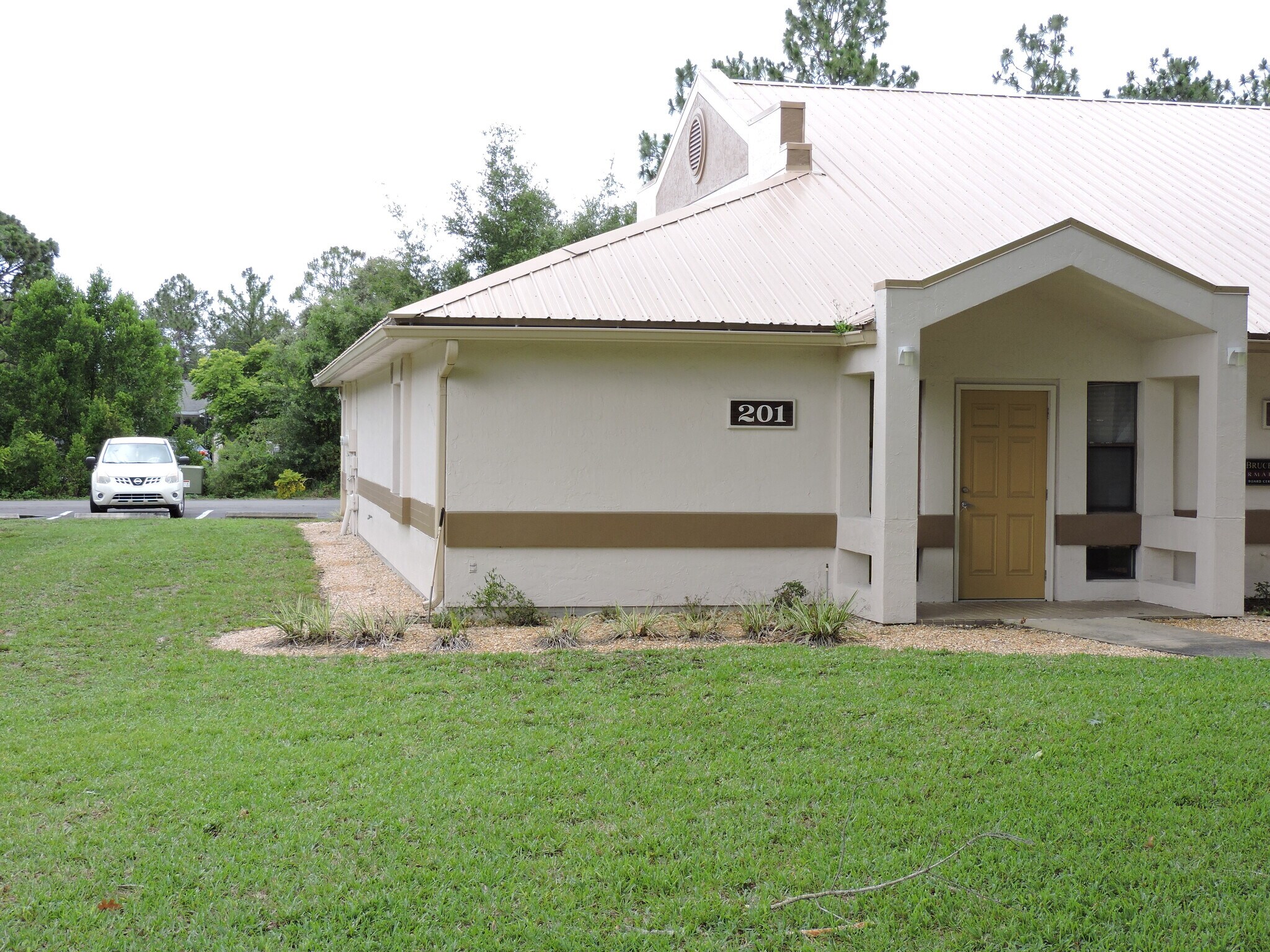 205 Zeagler Dr, Palatka, FL à vendre Photo principale– Image 1 sur 19