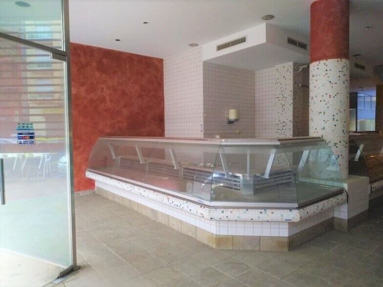 Local commercial dans València à vendre - Photo de l’immeuble – Image 2 sur 24