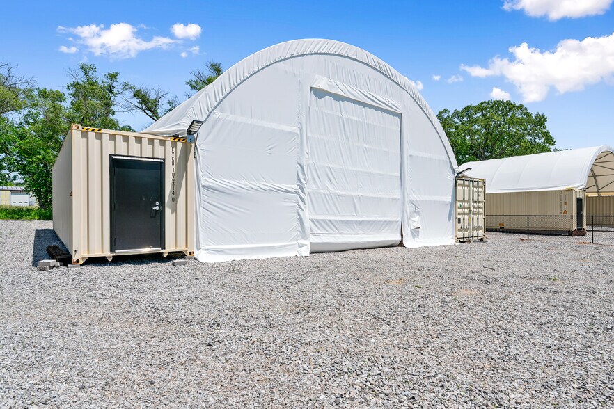 303 Obrien Rd portefeuille de 3 biens à vendre sur LoopNet.fr - Photo de l’immeuble – Image 2 sur 33