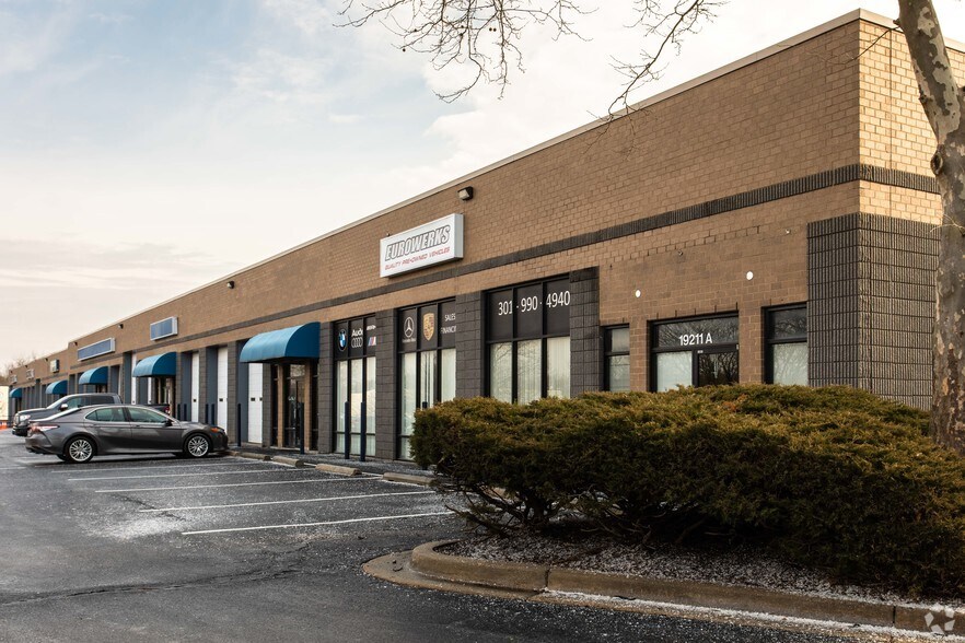 19211 Chennault Way, Gaithersburg, MD à louer - Photo principale – Image 1 sur 10