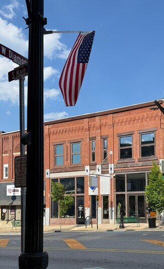 Plus de détails pour 251 S Main St, Butler, PA - Local commercial à louer