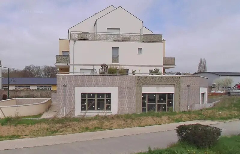 Local commercial dans Vémars à louer - Photo de l’immeuble – Image 1 sur 2
