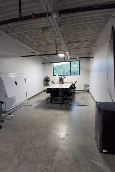 4229 N FM 620 Hwy, Austin, TX à louer - Photo de l’immeuble – Image 2 sur 11