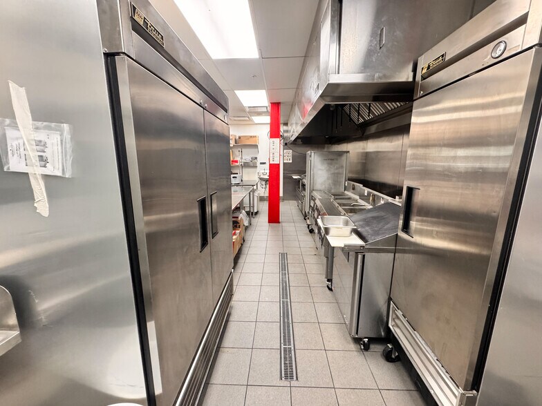 300 E Front St, Arlington, TX à louer - Photo de l’immeuble – Image 2 sur 4