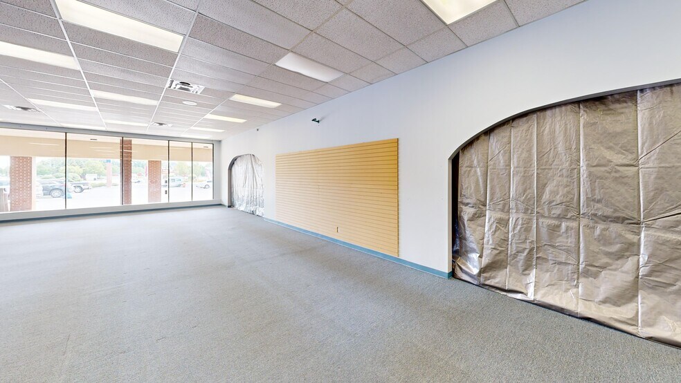 3905-3931 E State Blvd, Fort Wayne, IN à louer - Photo de l’immeuble – Image 3 sur 3