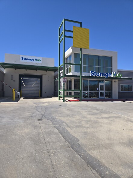 1419 Commercial Ave, San Antonio, TX à louer - Photo de l’immeuble – Image 1 sur 14