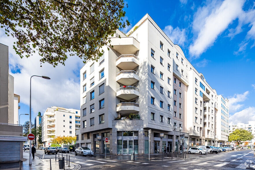 Bureau dans Lyon à louer - Photo de l’immeuble – Image 2 sur 2