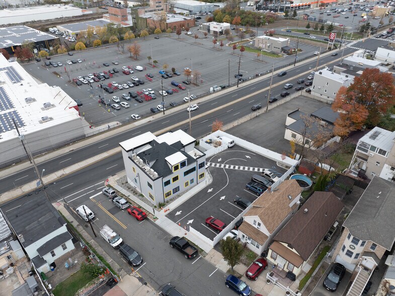 7100-7106 Tonnelle Ave, North Bergen, NJ à vendre - Photo de l’immeuble – Image 3 sur 5