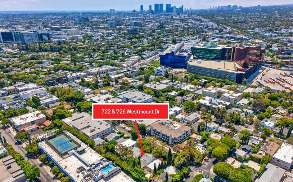 726 Westmount Dr, West Hollywood, CA à vendre - Photo principale – Image 1 sur 32