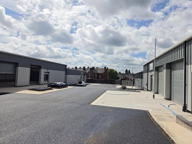 Hartshill Rd, Stoke On Trent à louer - Photo de l’immeuble – Image 3 sur 28