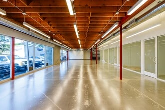 2036-2048 Armacost Ave, Los Angeles, CA à louer Photo intérieure– Image 1 sur 7