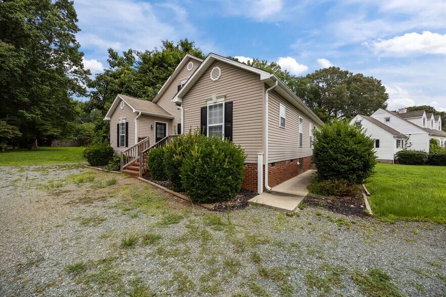 624 S Williamson Ave, Elon, NC à vendre - Photo de l’immeuble – Image 2 sur 30