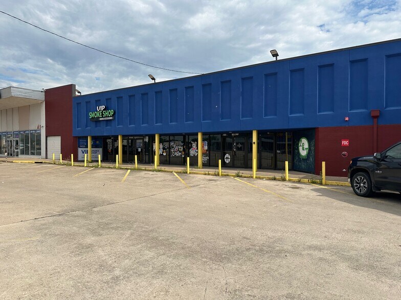 312 E Main St, Grand Prairie, TX à vendre - Photo de l’immeuble – Image 3 sur 14