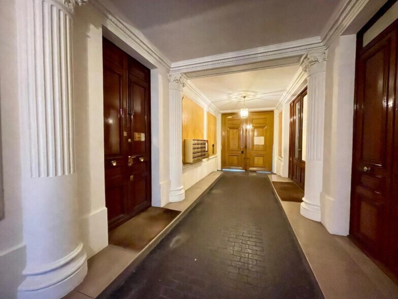 93 Rue De Monceau, Paris à vendre - Hall d’entrée – Image 2 sur 5