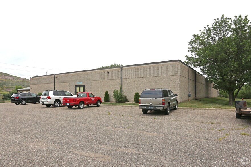 12401 Washburn Ave S, Burnsville, MN à vendre - Photo de l’immeuble – Image 2 sur 4