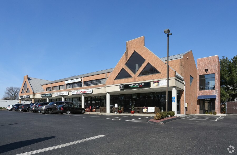 238-268 Post Rd, Fairfield, Ct, Fairfield, CT à louer - Photo principale – Image 1 sur 7
