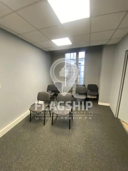 Local commercial dans Paris à louer - Photo intérieure – Image 2 sur 9