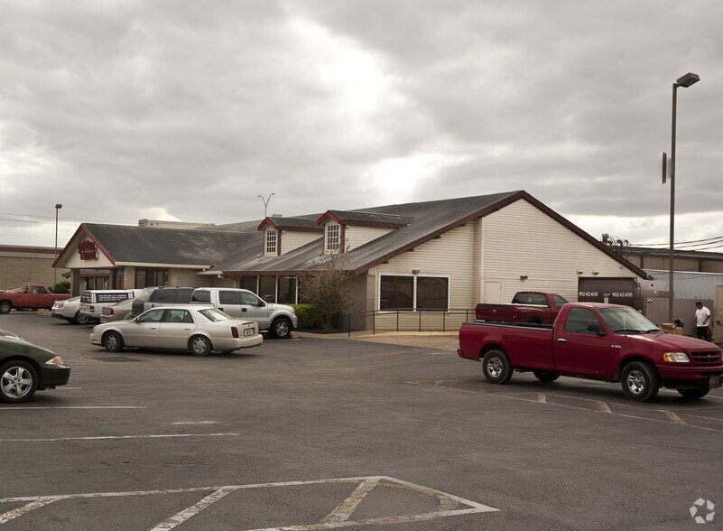 300 W Expressway 83, Weslaco, TX à louer - Photo de l’immeuble – Image 3 sur 4