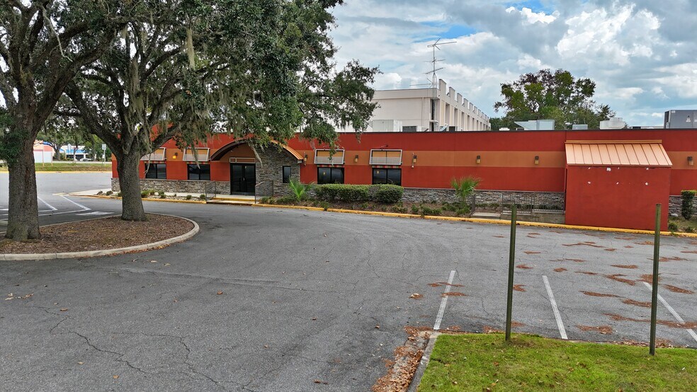 1355 Apalachee Pky, Tallahassee, FL à louer - Photo de l’immeuble – Image 3 sur 11