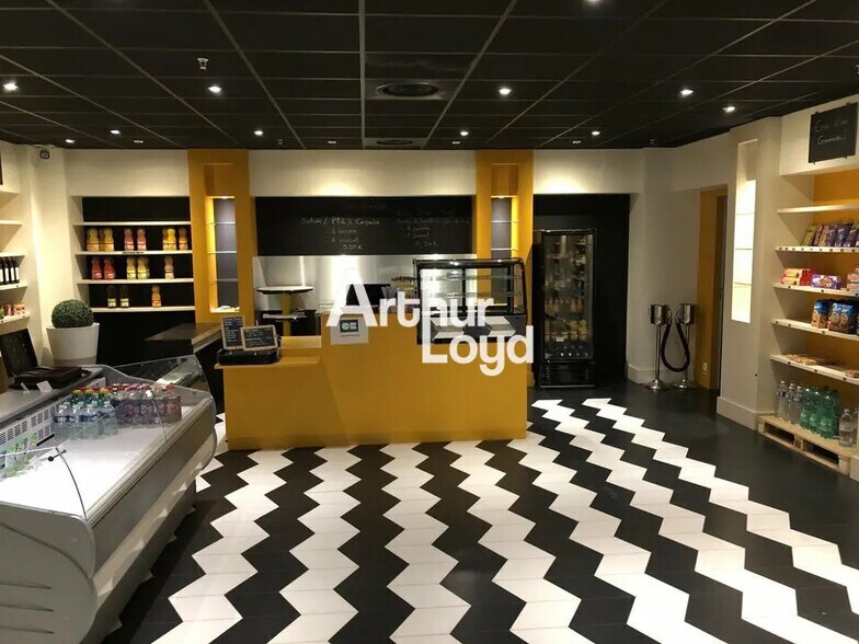 Bureau dans SOPHIA ANTIPOLIS à louer - Photo de l’immeuble – Image 3 sur 12