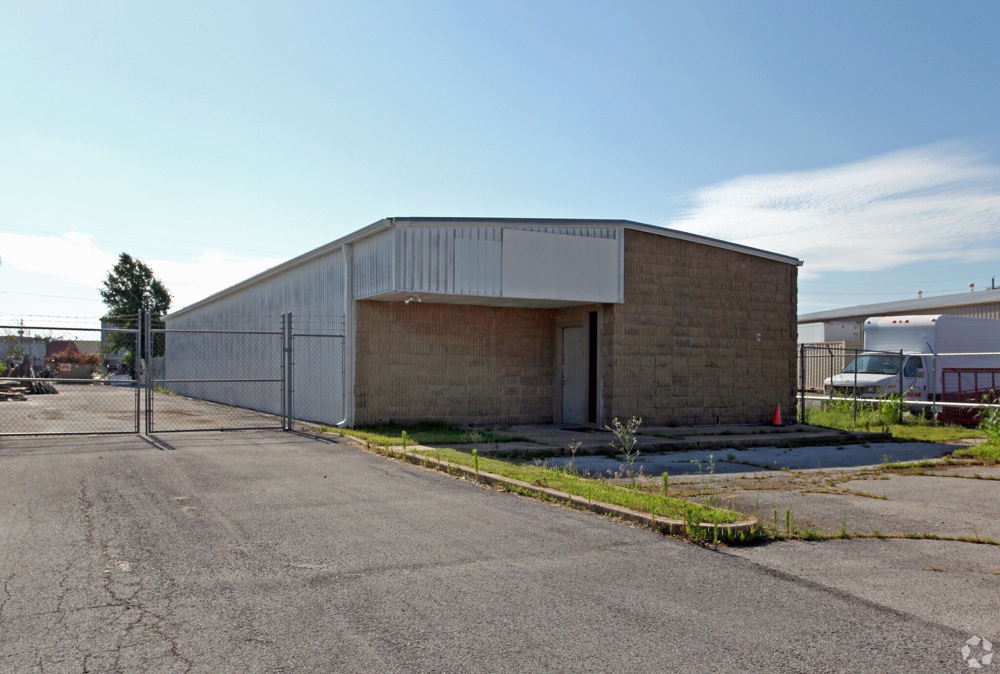 1831 N 105th Ave, Tulsa, OK à louer Photo de l’immeuble– Image 1 sur 46