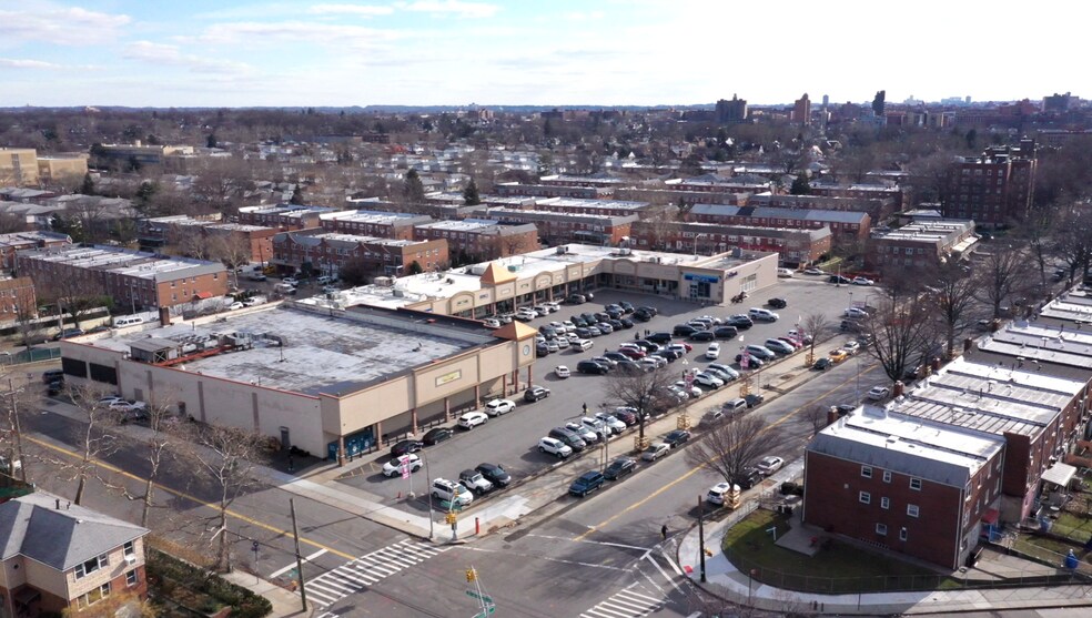 2503-2539 Parsons Blvd, Flushing, NY à louer - Photo de l’immeuble – Image 3 sur 6