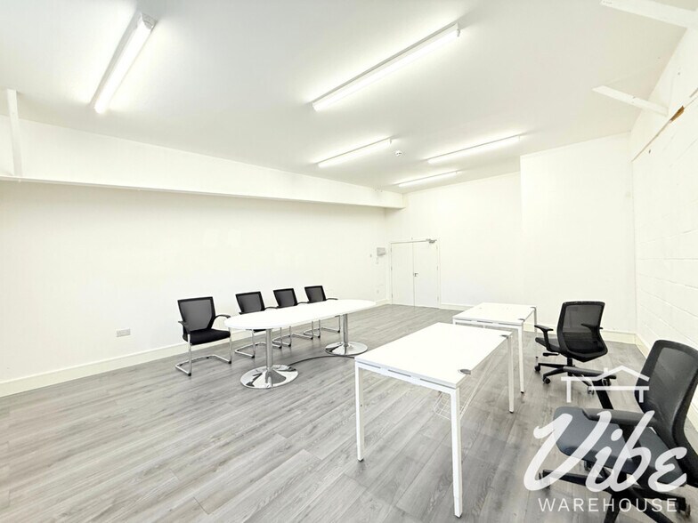 Grosvenor Way, Londres à louer - Photo de l’immeuble – Image 2 sur 5