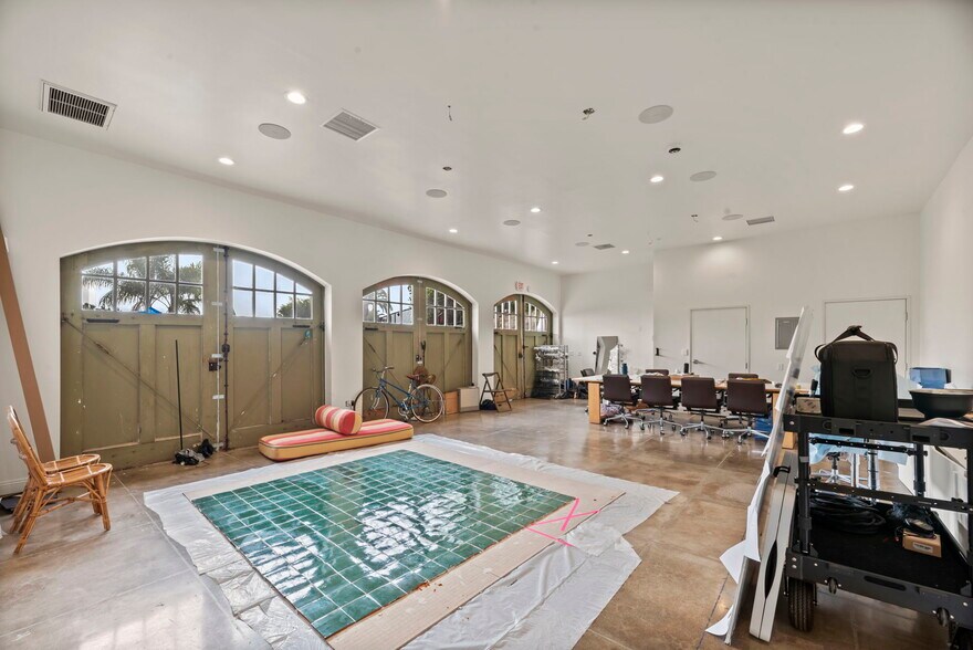 8630 Pine Tree Pl, West Hollywood, CA à louer - Photo intérieure – Image 2 sur 20