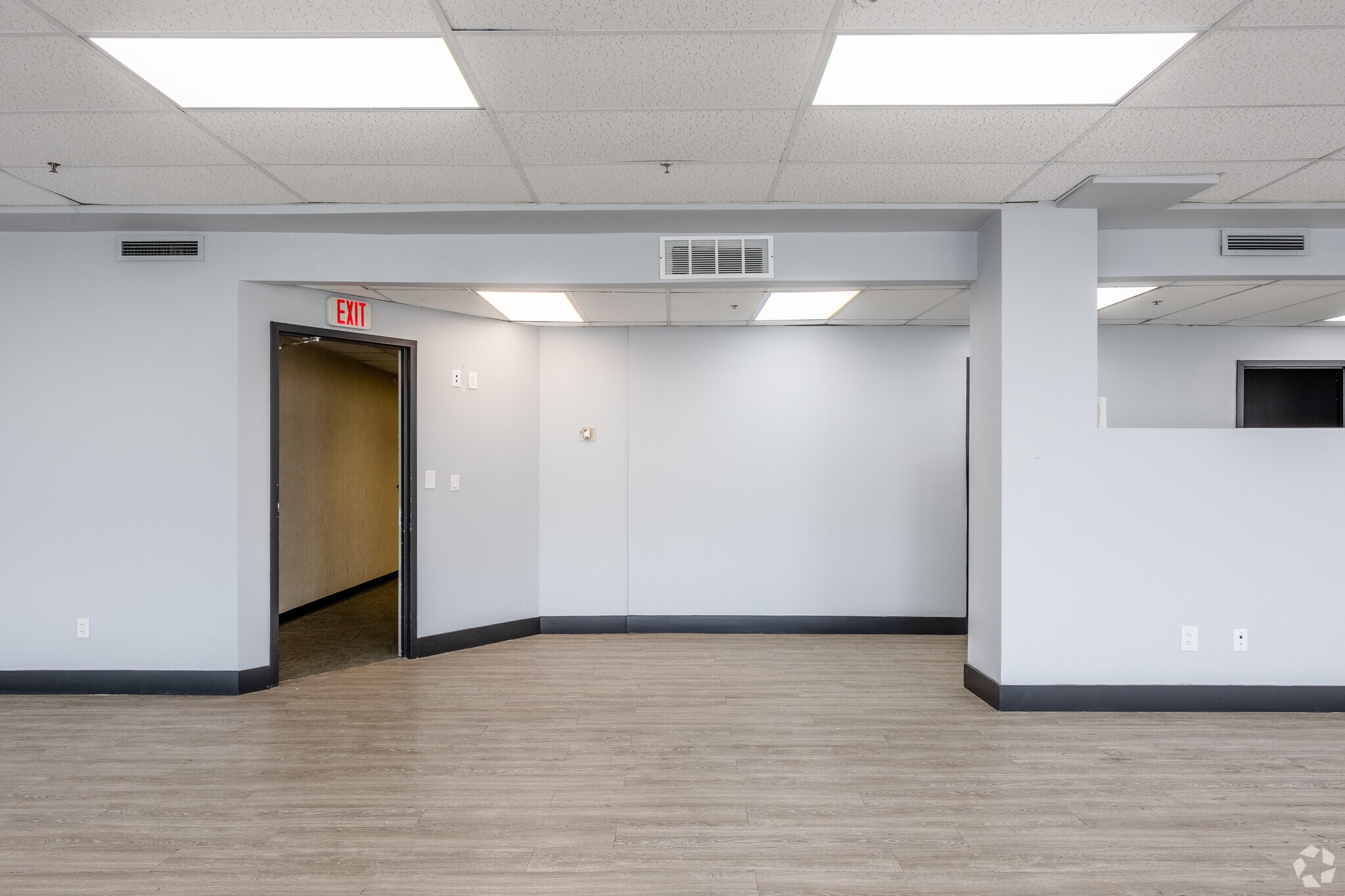 25 E Salem St, Hackensack, NJ à vendre Photo intérieure– Image 1 sur 6