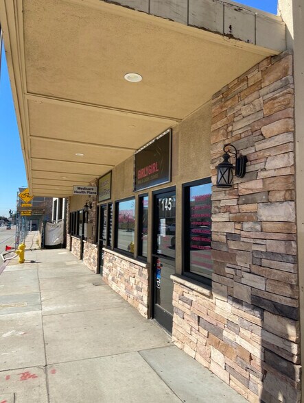 137-147 E Badillo, Covina, CA à louer - Photo de l’immeuble – Image 3 sur 13