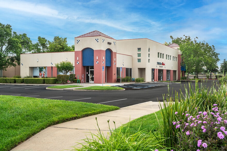 8100-8109 Fruitridge Rd, Sacramento, CA à louer - Photo principale – Image 1 sur 5